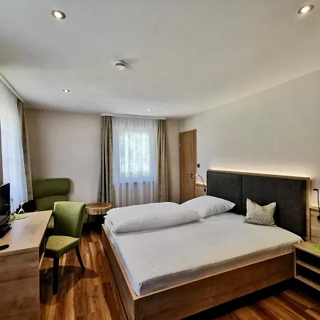 Hotel-gasthaus Zur Eiche Han/Misafirhane Hausach