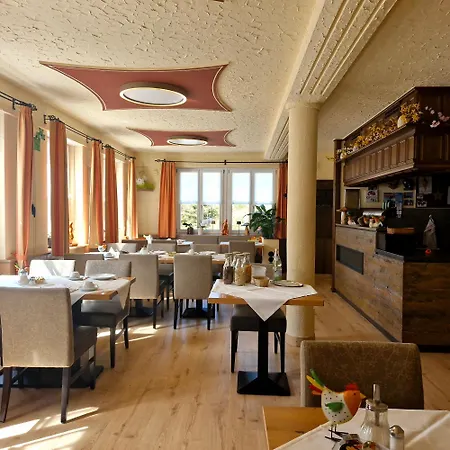 Hotel-gasthaus Zur Eiche אורחן האוסאך