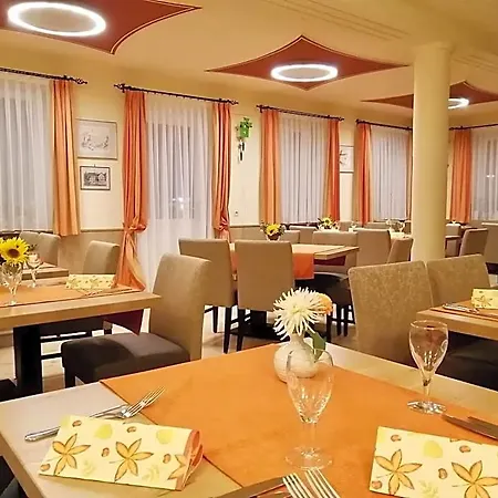 Hotel-gasthaus Zur Eiche Zajazd Hausach