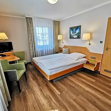 Hotel-gasthaus Zur Eiche Zajazd 3*