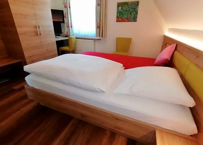 Hotel-gasthaus Zur Eiche Han/Misafirhane