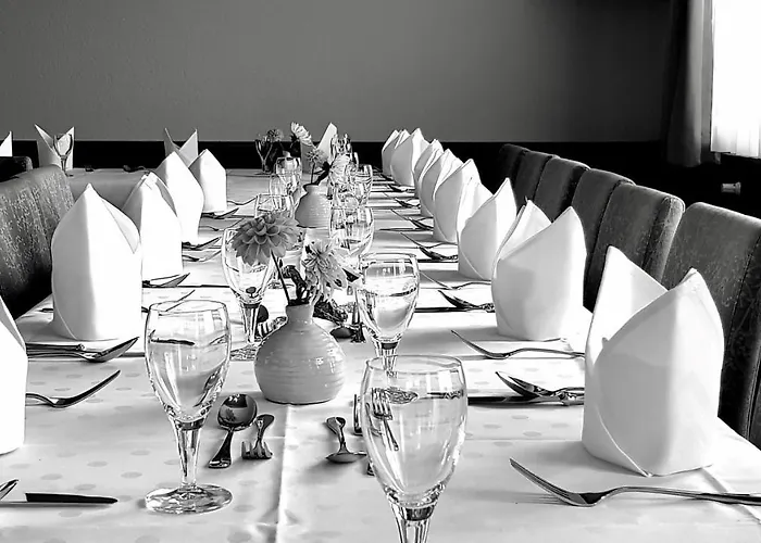 Hotel-gasthaus Zur Eiche Han/Misafirhane